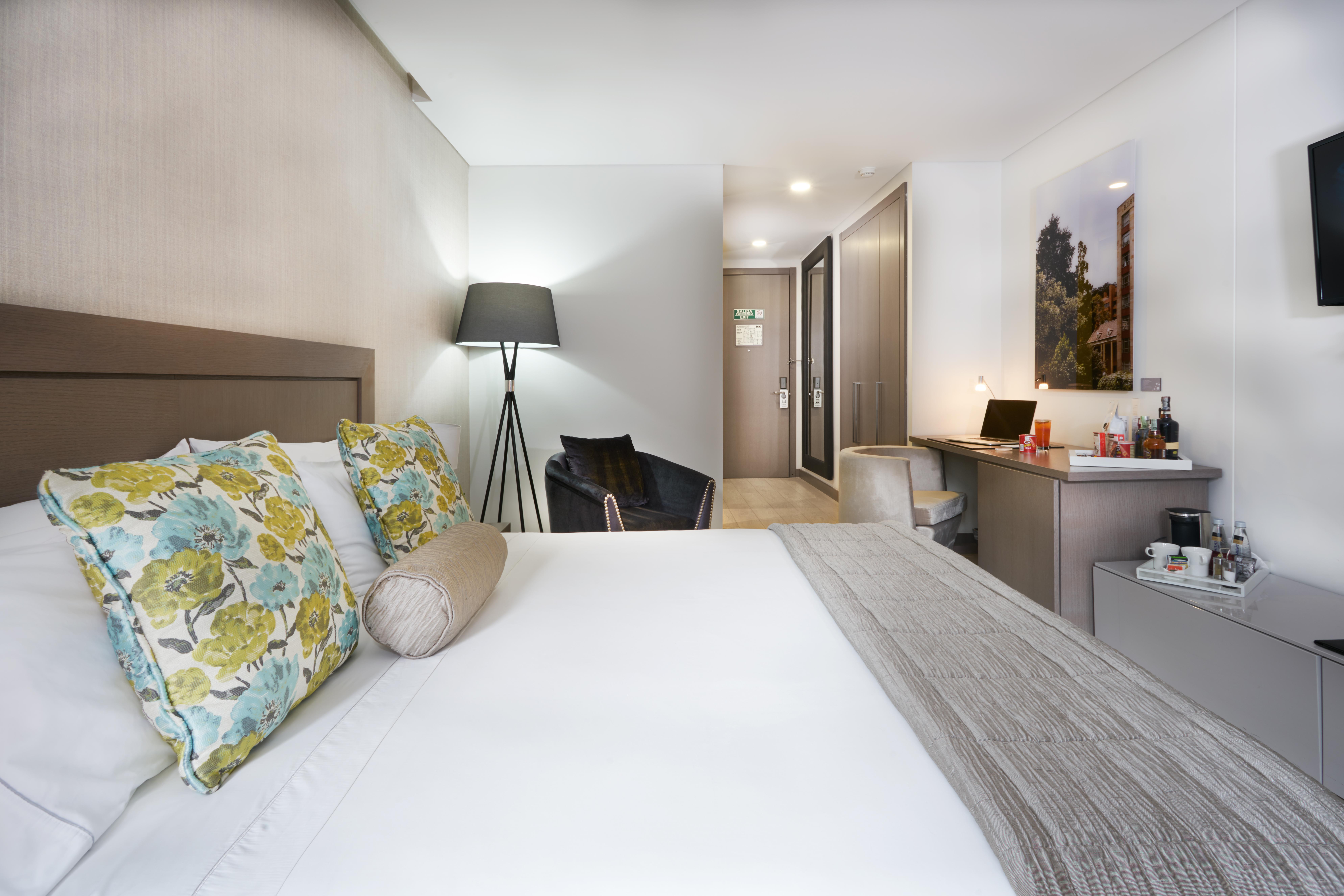 Hotel 100 Luxury Suites By Preferred Богота Экстерьер фото Deluxe Room
